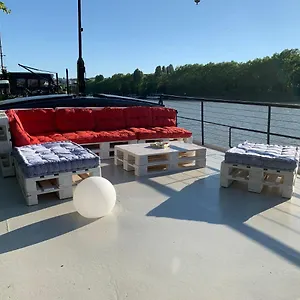 Péniche Sunflower Bateau-hôtel Paris