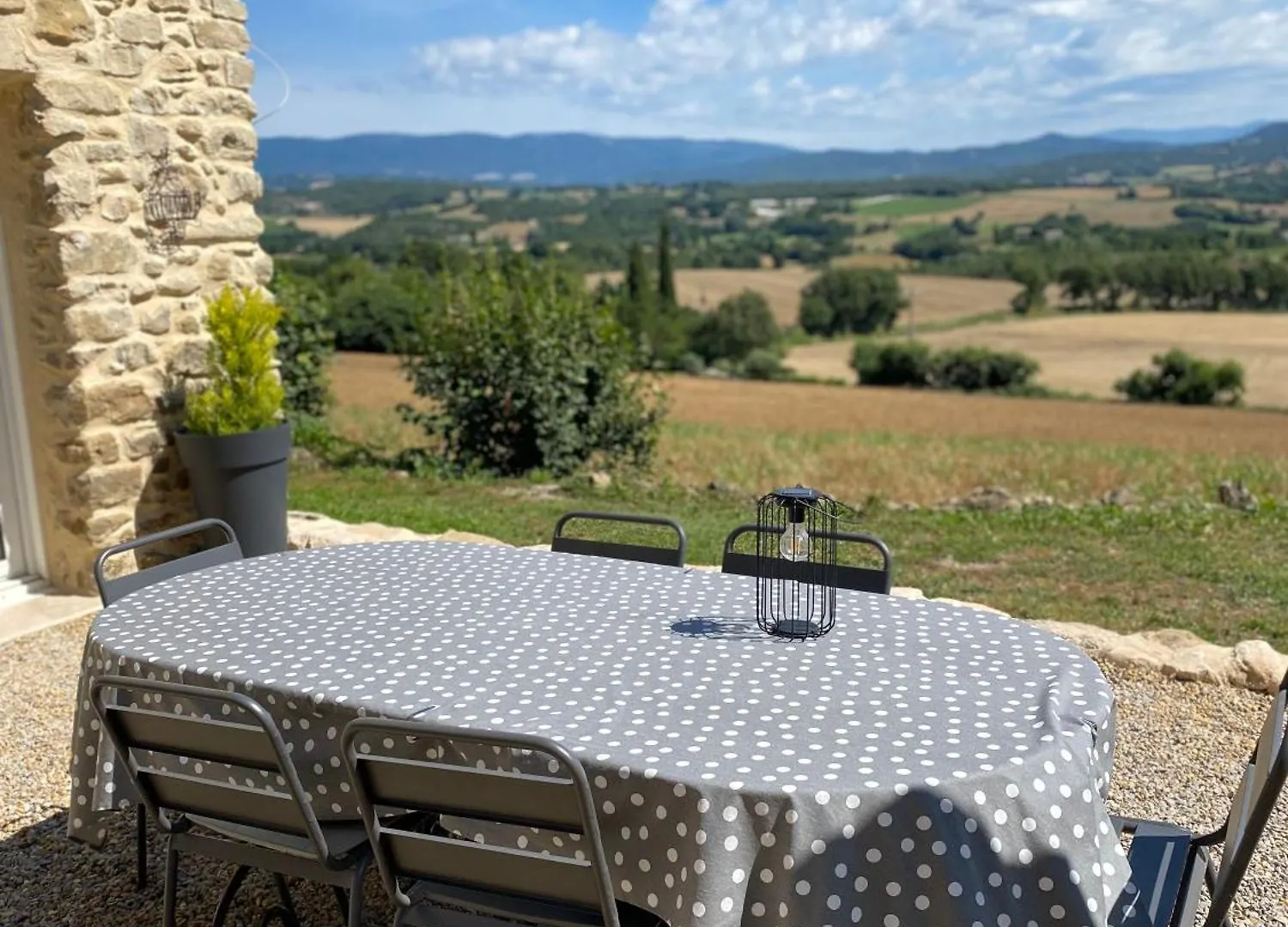 Villa La Magnanerie En Provence à Niozelles 0*,